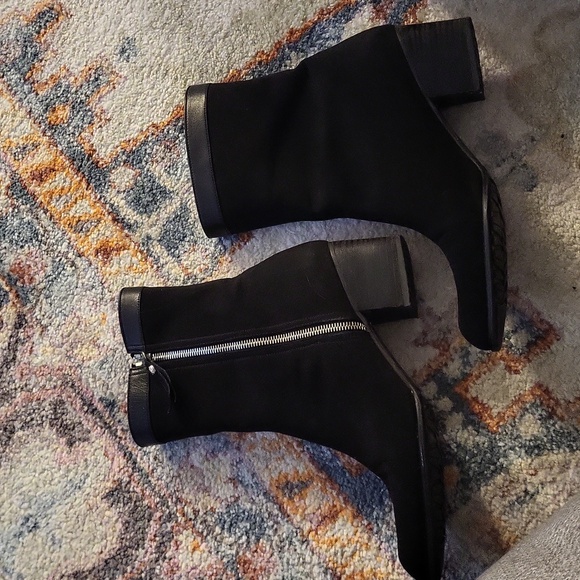 Stuart Weitzman Goreit Gore-Tex Waterproof Black Ankle Boots Booties size 9 - Picture 2 of 7